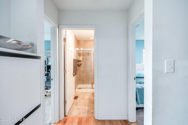 Building Photo - 1041 Autumn Crest Ln