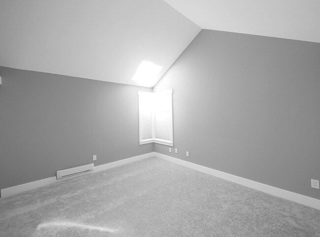 Building Photo - Updated Condo Available for Rent!