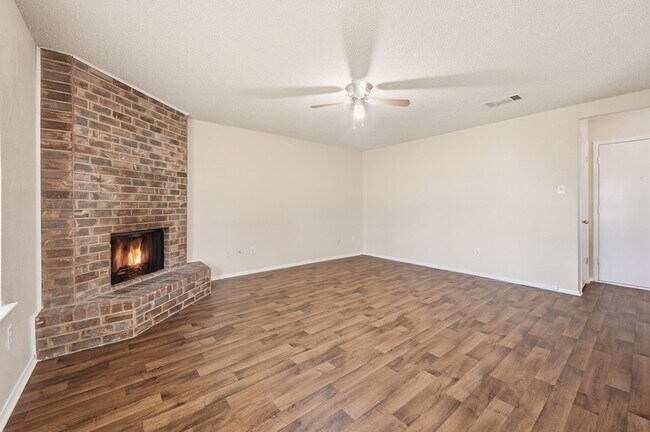 Building Photo - 616 Reveille Rd