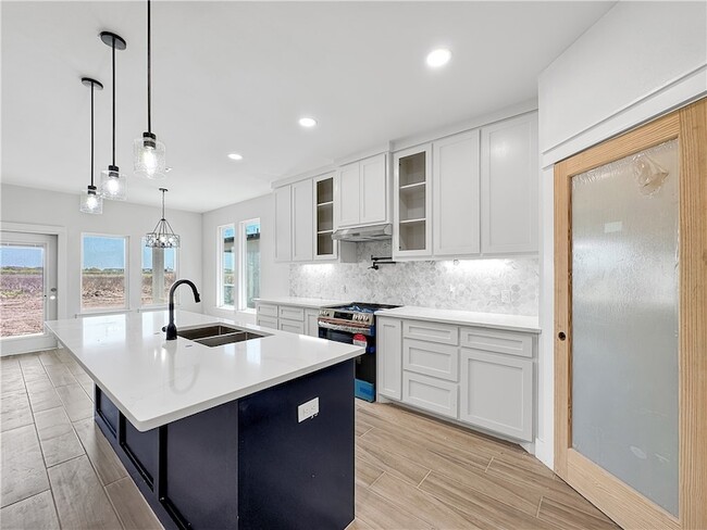 Building Photo - 6222 Sadie St