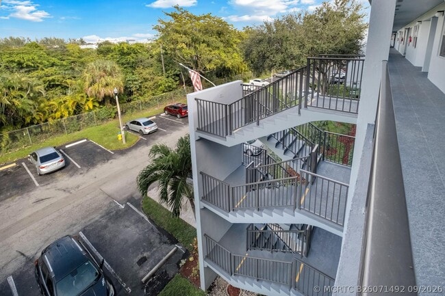 Building Photo - 12600 SW 5th Ct