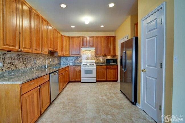 Building Photo - 334 Moonlight Dr