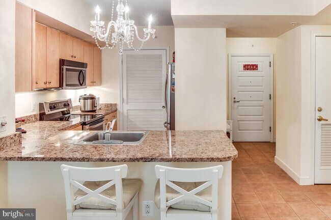 Building Photo - 631 D St NW