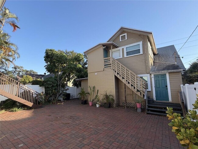 Building Photo - 333 9th Ave N