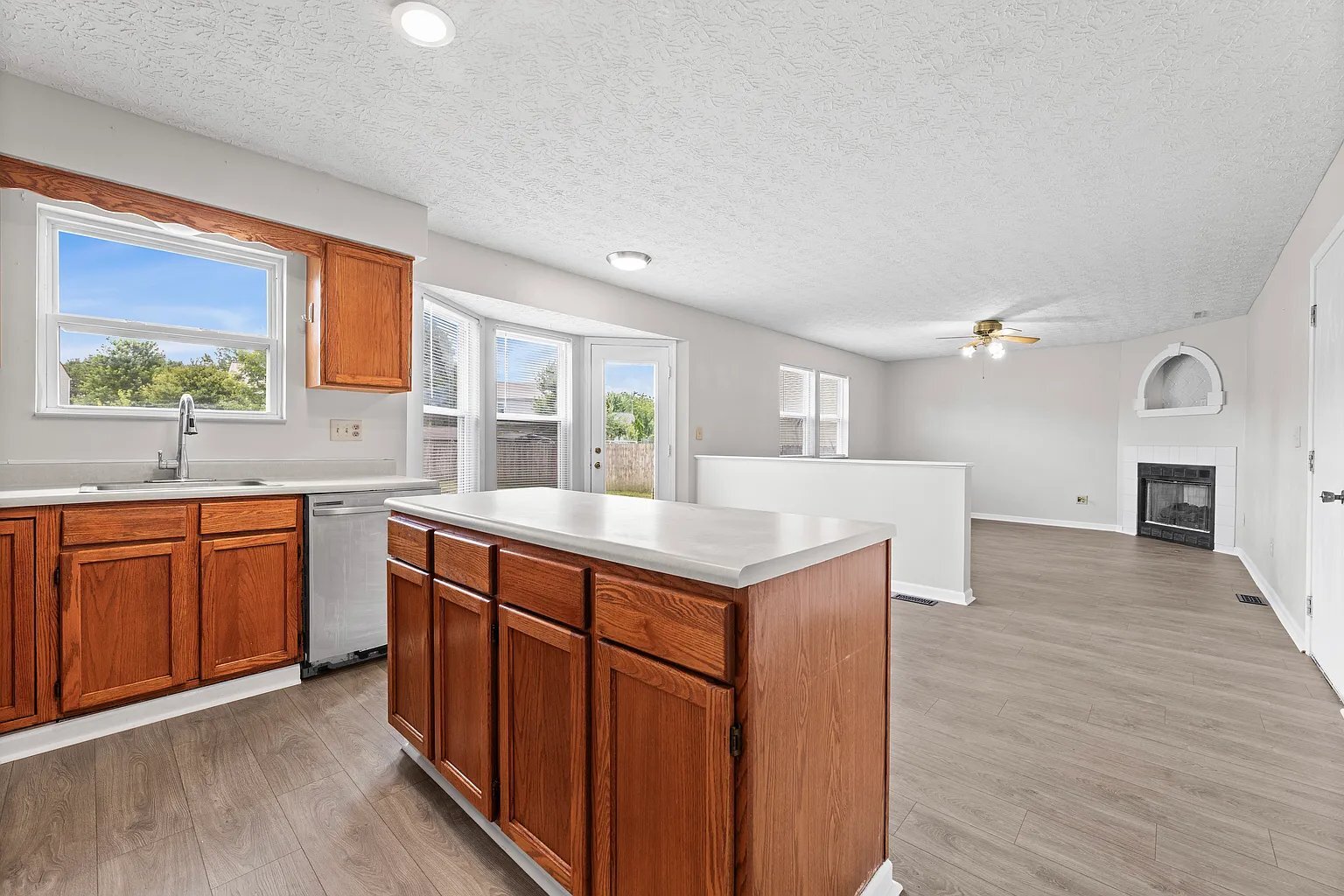 Building Photo - 328 Regency Ave