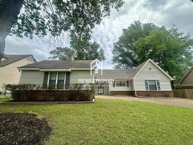 Primary Photo - 2322 Bartlett Oaks Dr