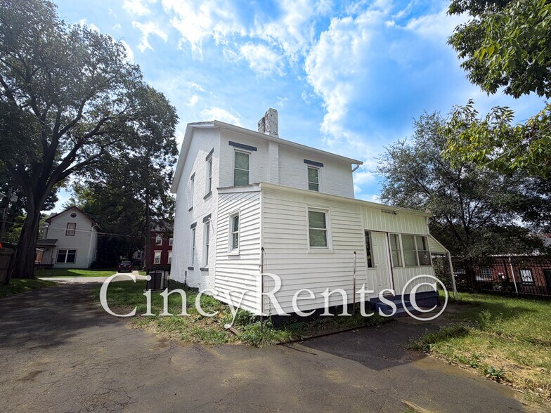 Building Photo - 1216 Regent Ave