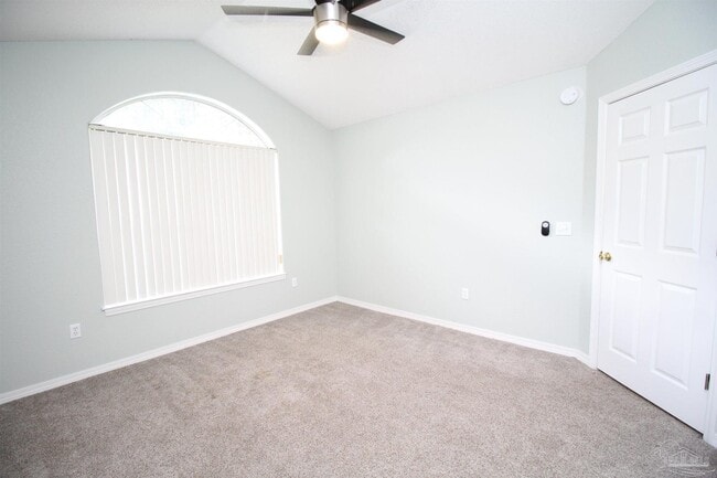 Building Photo - 5947 Grandview Dr