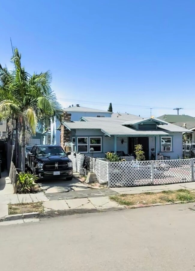 Building Photo - 4010-4016 Illinois