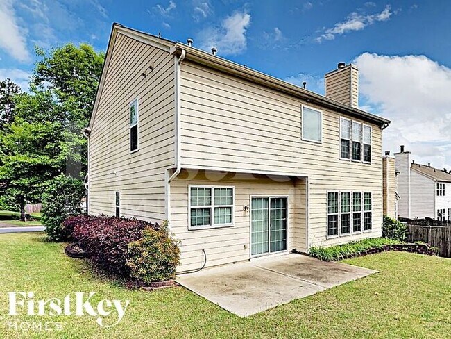 Building Photo - 2460 Vistoria Dr