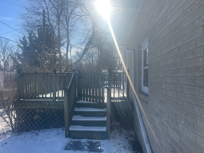 Building Photo - 3303 Greenwood Ave