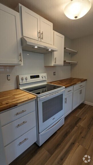 Building Photo - 613/615 NW 9th Avenue
