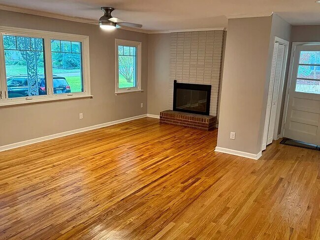 Building Photo - 3507 Manford Dr