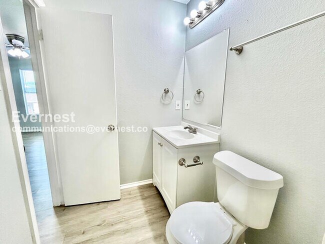 Building Photo - 152 Creek Cove Dr