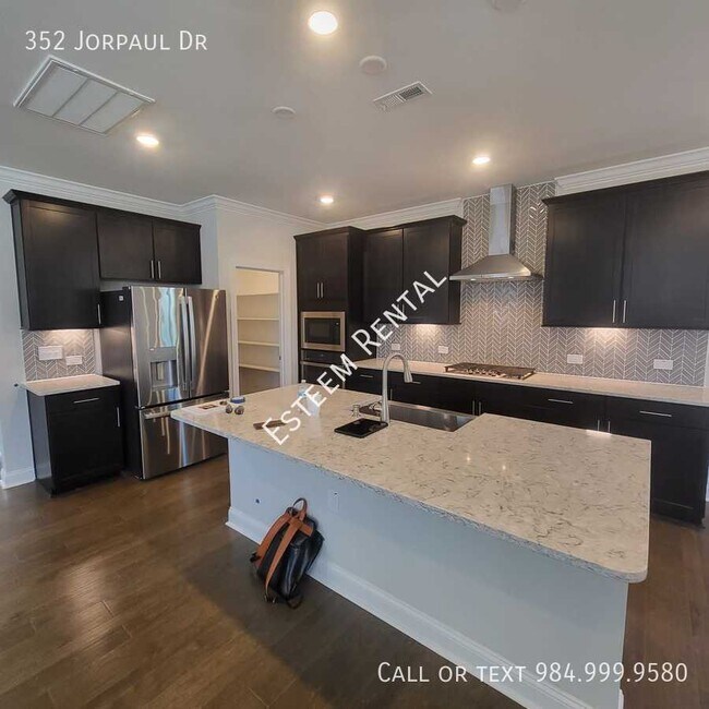 Building Photo - 352 Jorpaul Dr