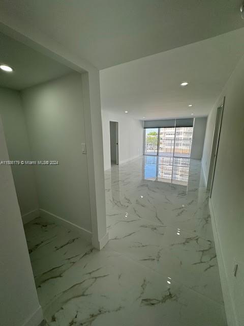 Building Photo - 18031 Biscayne Blvd