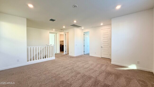 Building Photo - 1151 E Armstrong Wy