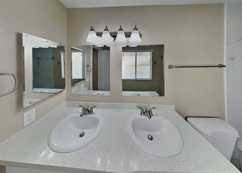 Building Photo - 1612 Fig Palm Ct