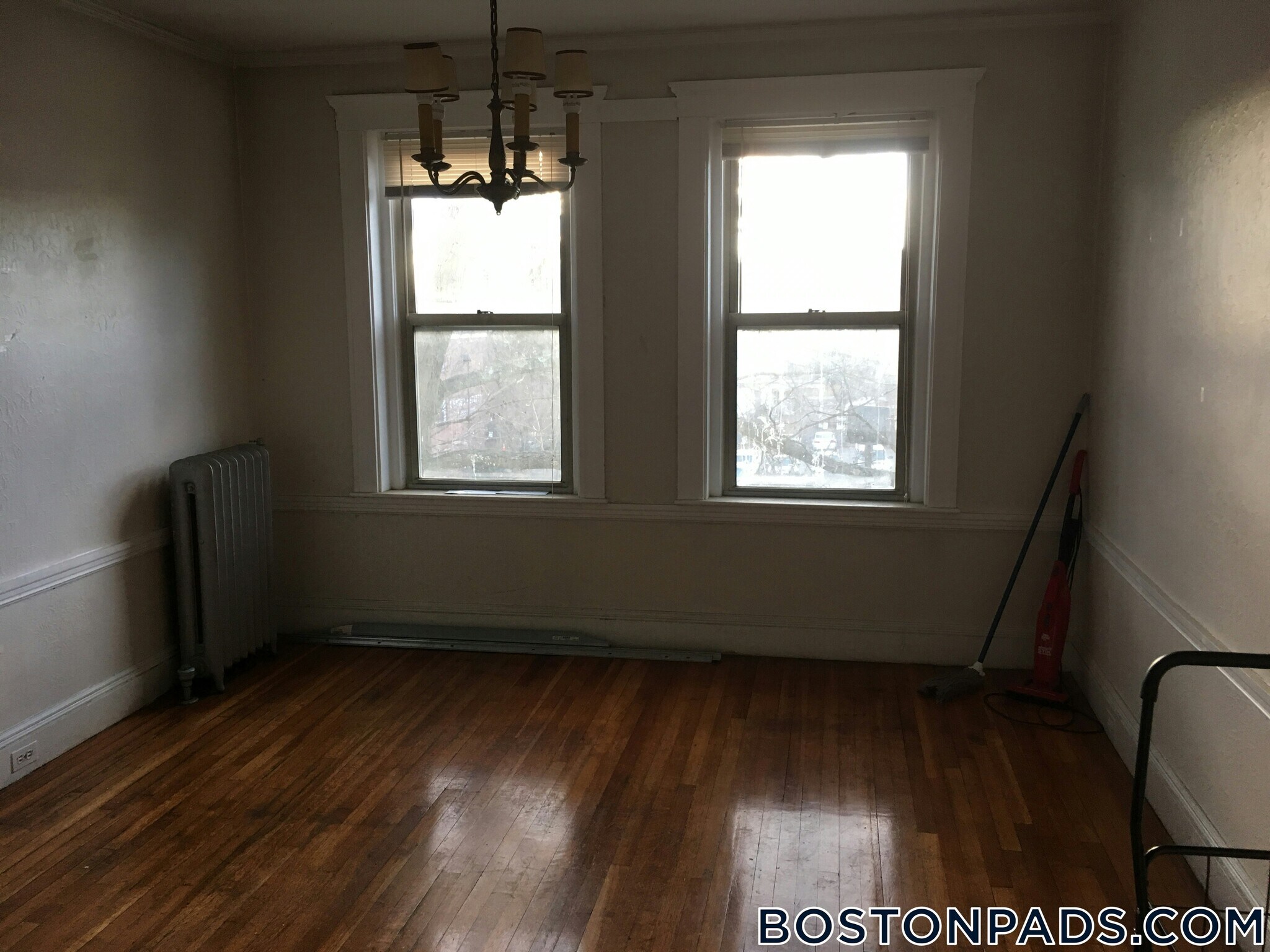 Building Photo - 96 Maple St