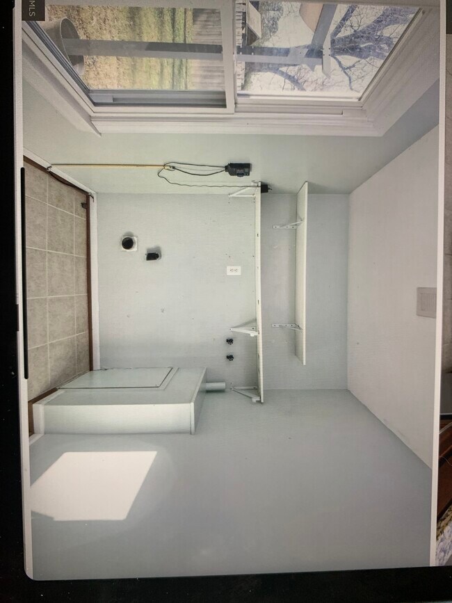 Building Photo - 113 Beauregard St