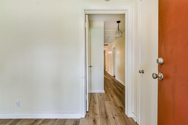 Building Photo - 3022 Broadmead Dr