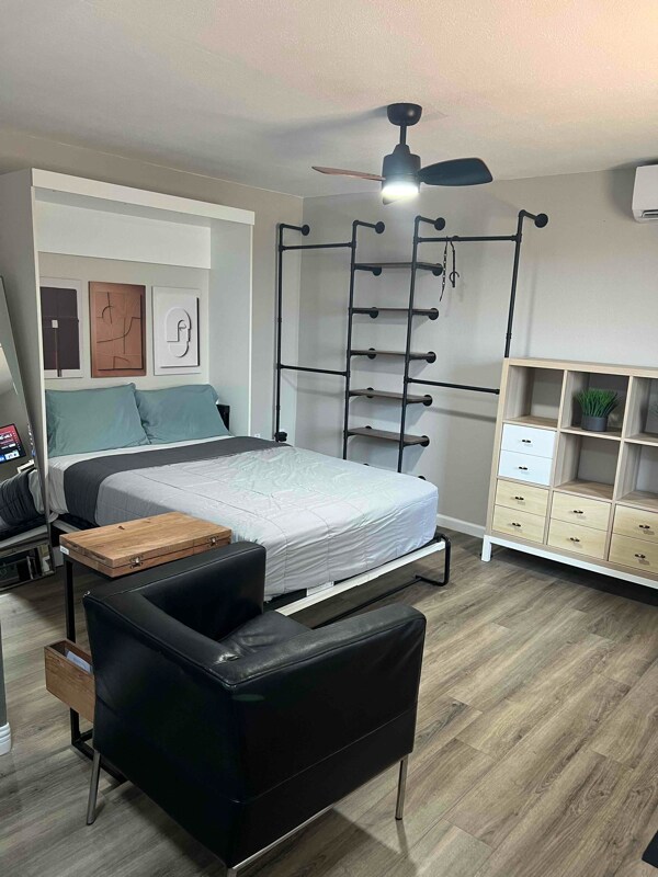 Building Photo - 1313 E Pineloch Ave