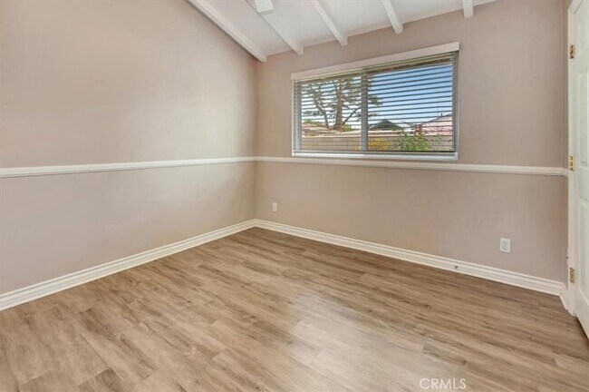 Building Photo - 1522 Robin Rd