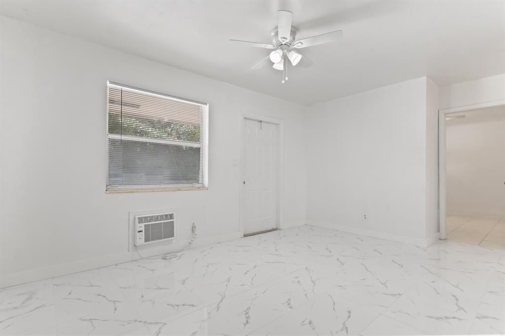 Building Photo - 804 NW 2nd Ave