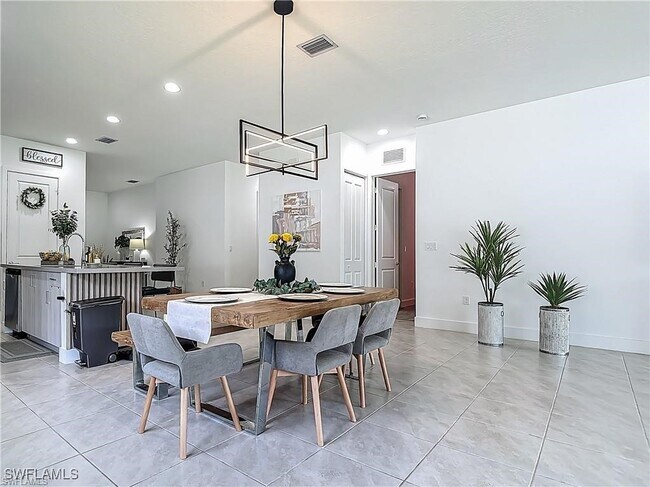 Building Photo - 5285 Marano Dr