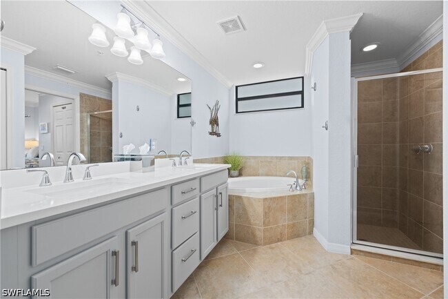 Building Photo - 9844 Venezia Cir