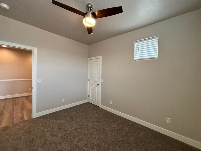 Building Photo - BRAND NEW TOWNHOME FOR RENT!