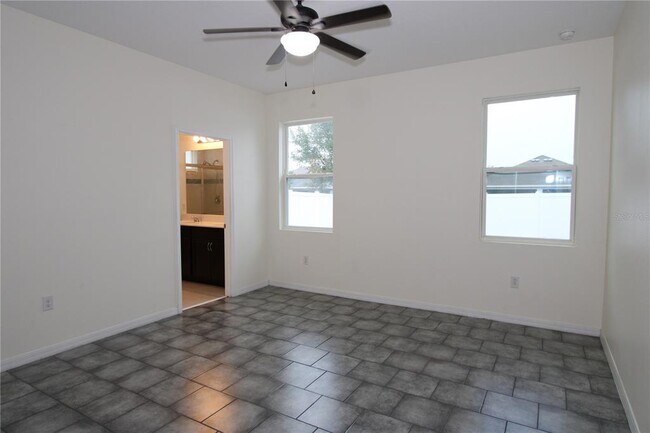 Building Photo - 2380 Sanderling St