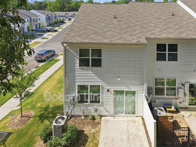 Building Photo - 1117 Dakine Dr