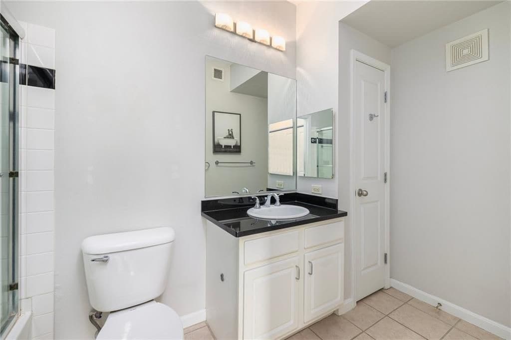 Building Photo - 1000 Providence Pl