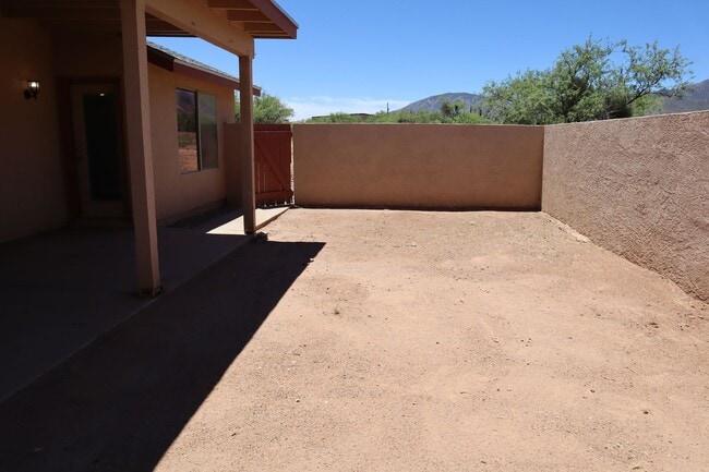 Building Photo - Livable, Lovable, & Available!