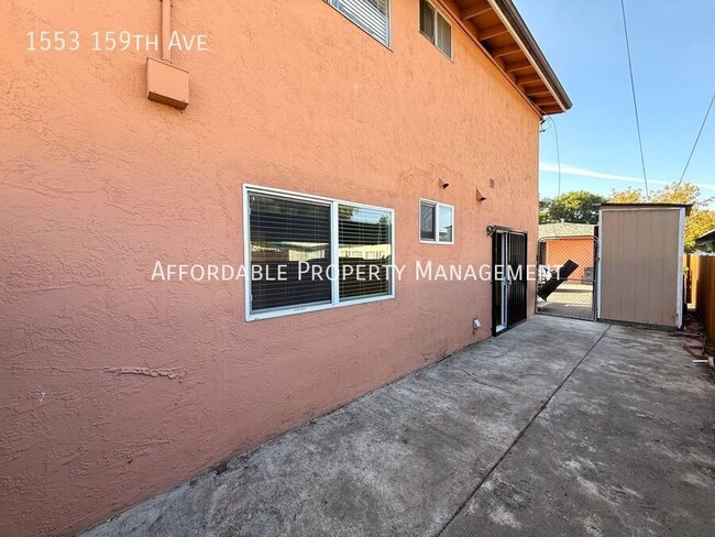 Building Photo - 1553 159th Ave