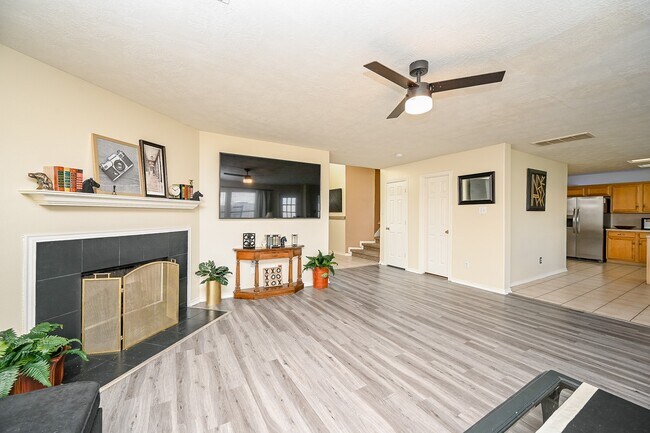 Building Photo - 12122 Lucky Meadow Dr