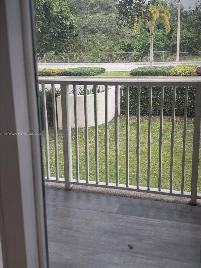 Building Photo - 8899 NW 107 Ct