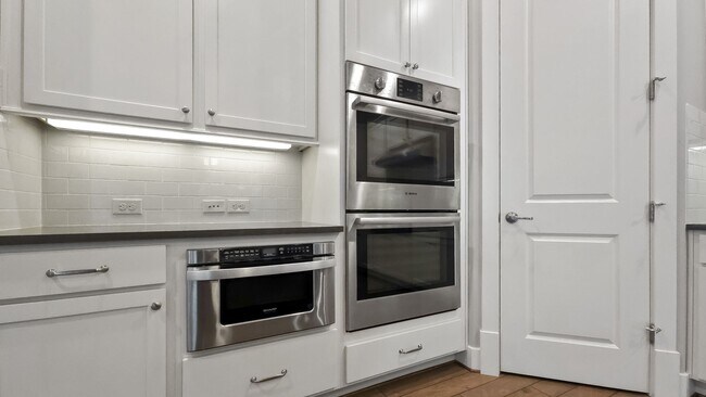 Building Photo - Stylish 4 Bedroom Layout with Office and Bonus Room