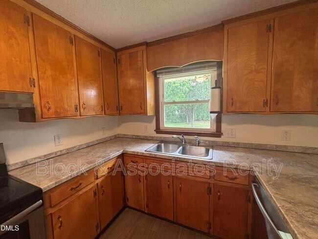 Building Photo - 3609 Melrose Dr