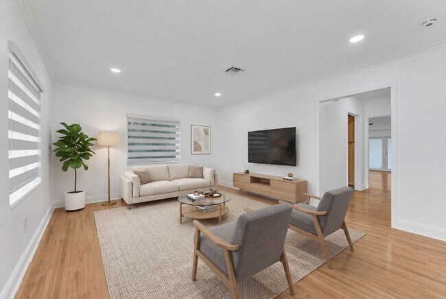 Building Photo - Charming Coral Gate Home Steps from Miracle Mile