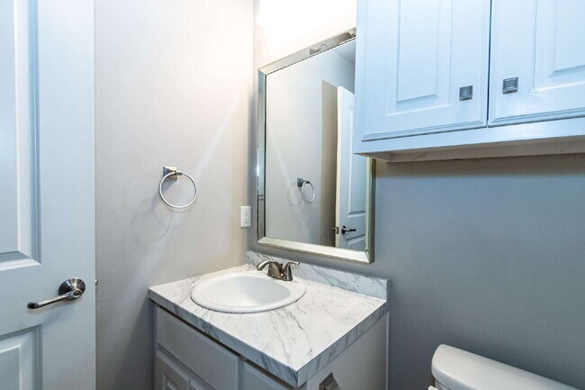 Building Photo - Cute Duplex in South Lubbock