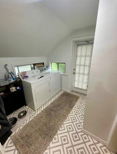 Building Photo - 58 N Reed Ave