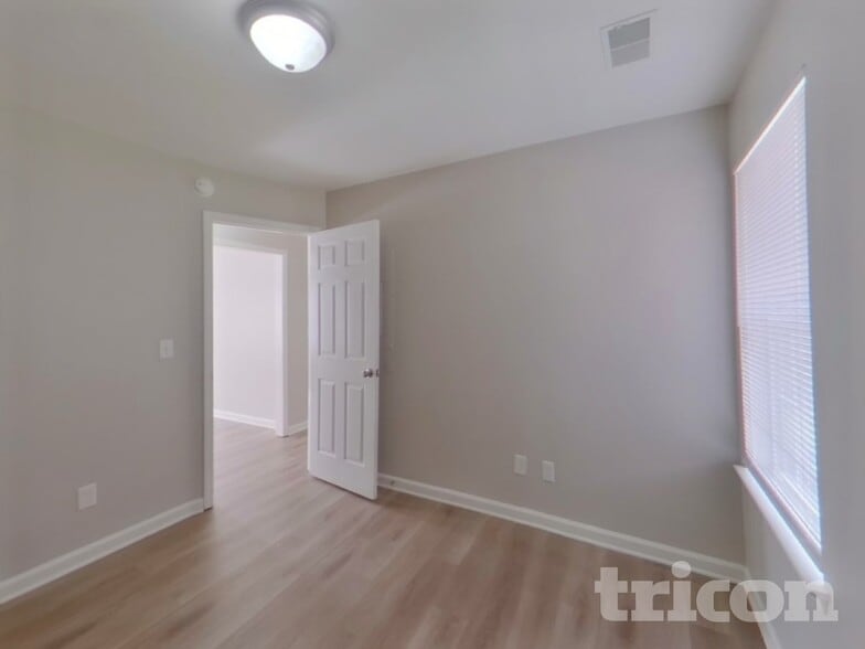 Building Photo - 262 Stonewood Dr