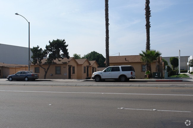 Building Photo - 920 Broadway