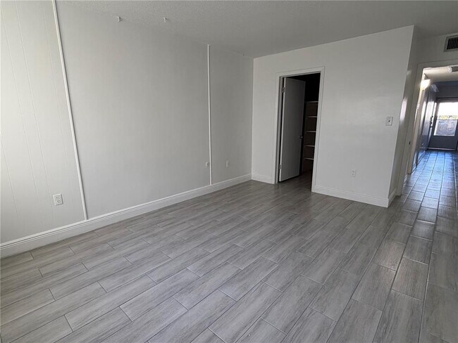 Building Photo - 1235 S Highland Ave