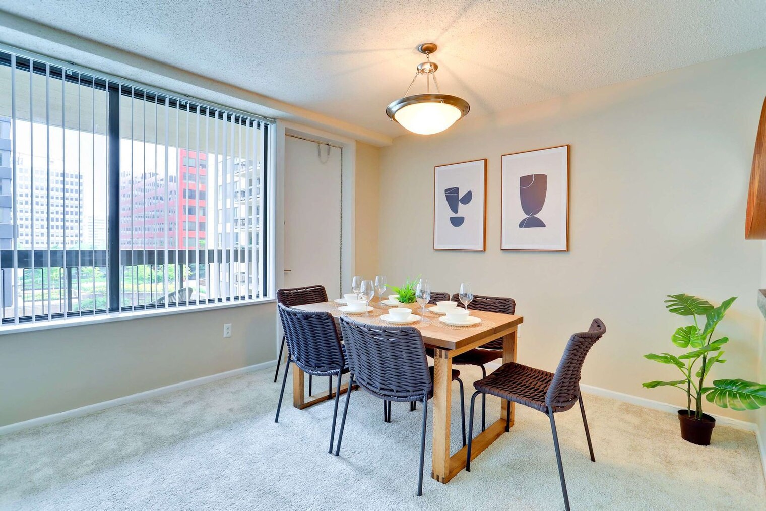 Building Photo - 1201 S Bell St