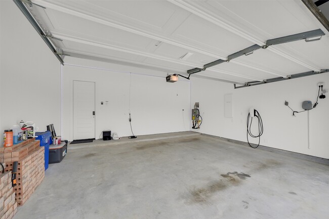 Building Photo - 7222 Grassland Vis Ln