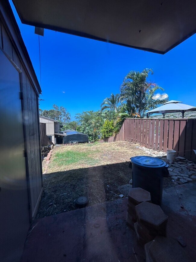 Building Photo - Available on 05/05/26, 1170 sq ft, 3 Bedrooms, 1.5 Baths, 2 Assigned Parking at Palehua Hale in M...