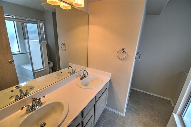 Building Photo - North Star, Desert Ridge and La Cueva School District